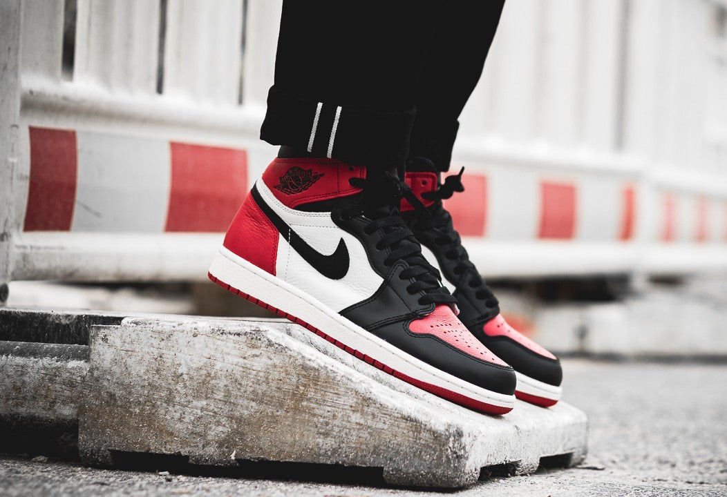 Air jordan 1 bred toe buy on sale