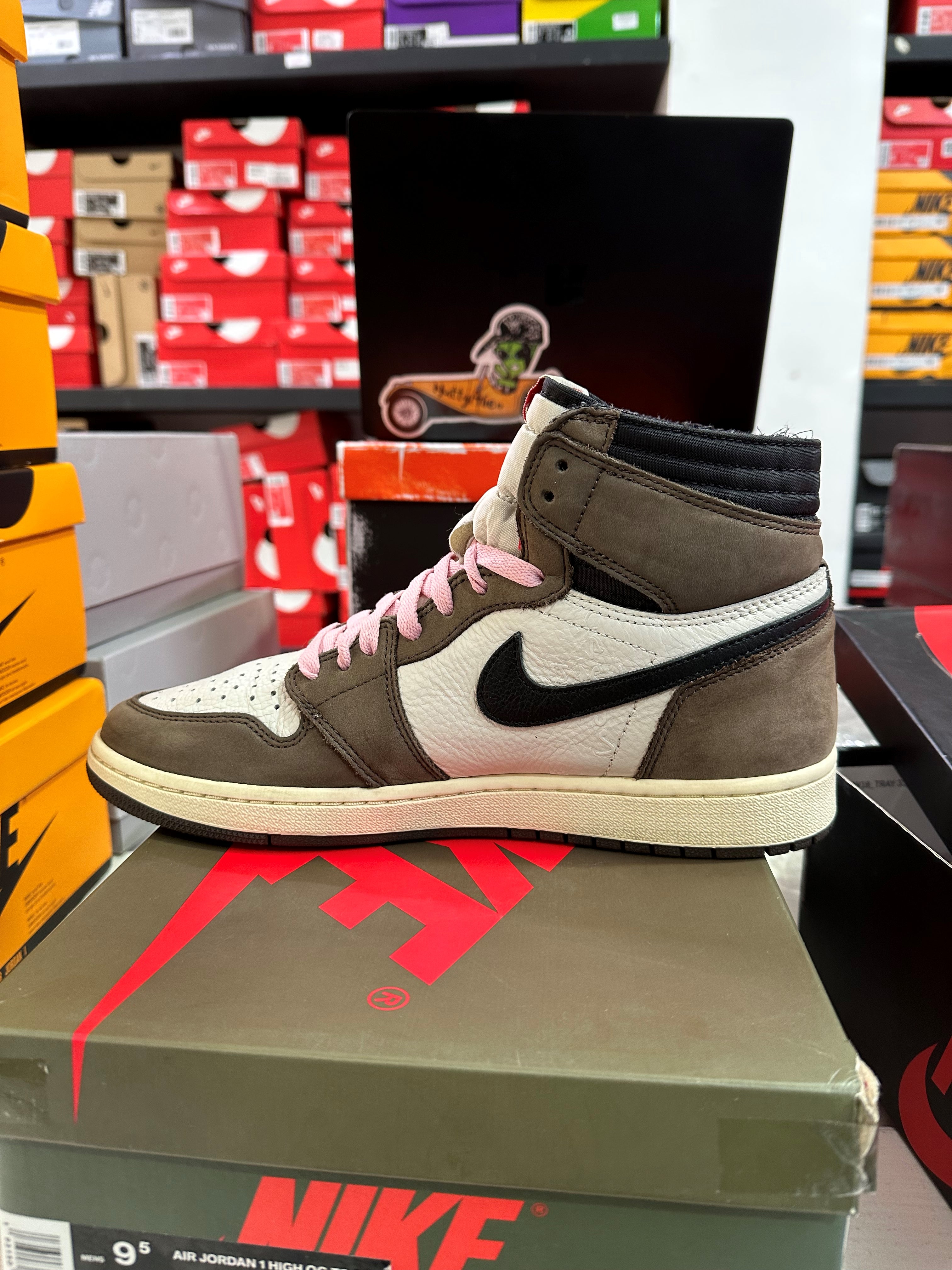 Jordan 1 clearance mocha travis scott